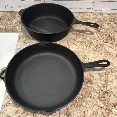 Lot 8 Chicken fryer & large skillet