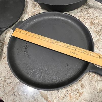 Lot 10 Assorted Skillets