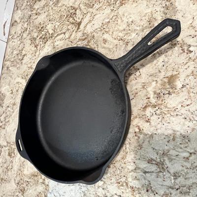 Lot 12 Early Griswold Skillet