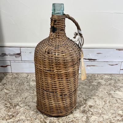 Lot 21 Rattan Wine Bottle