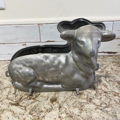 Lot 22 Lamb Cake mold