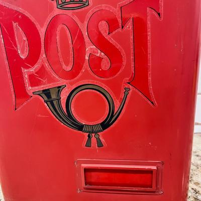 Lot 23 Vintage mail box