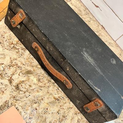 Lot 27 Early 1900s medical kit