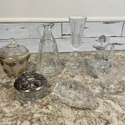 Lot 28 Clear glass lot