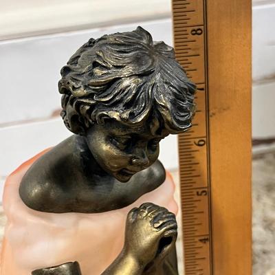 Lot 29 Praying girl night light