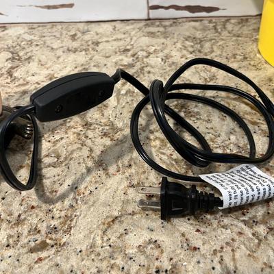 Lot 29 Praying girl night light