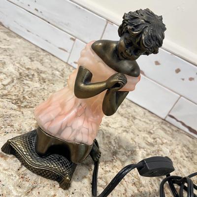 Lot 29 Praying girl night light