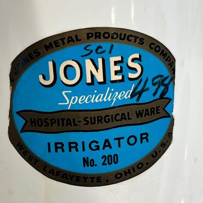 Lot 31 Medical Enamel Ware