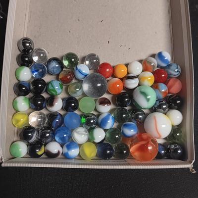 AN ASSORTMENT OF MARBLES