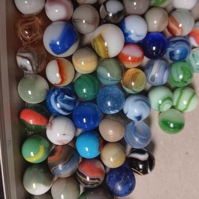 AN ASSORTMENT OF MARBLES