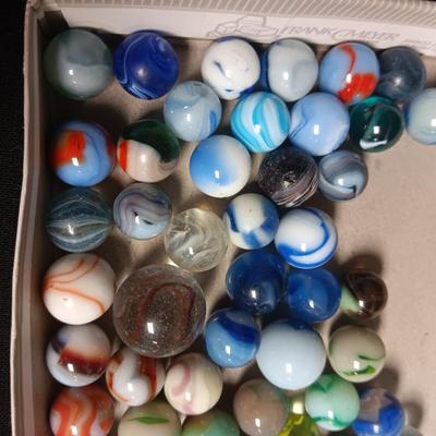 AN ASSORTMENT OF MARBLES