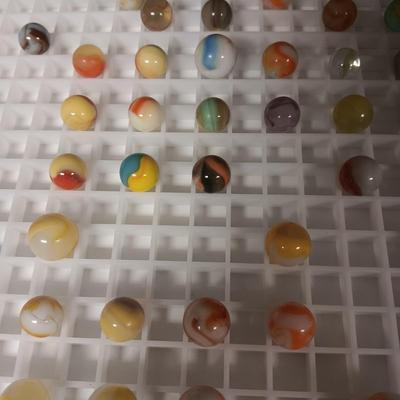 AN ASSORTMENT OF MARBLES