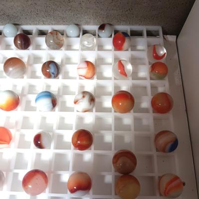 AN ASSORTMENT OF MARBLES