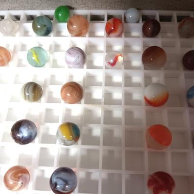 AN ASSORTMENT OF MARBLES