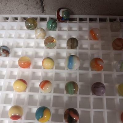 AN ASSORTMENT OF MARBLES