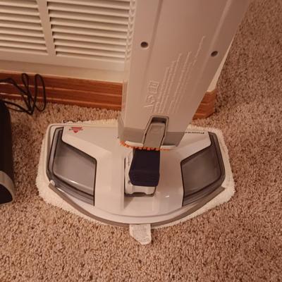 BISSELL POWER FRESH DELUXE FLOOR STEAMER AND iHOME RADIO/ALARM CLOCK, iPHONE/iPOD DOCKING STATION