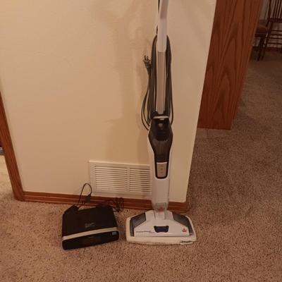 BISSELL POWER FRESH DELUXE FLOOR STEAMER AND iHOME RADIO/ALARM CLOCK, iPHONE/iPOD DOCKING STATION
