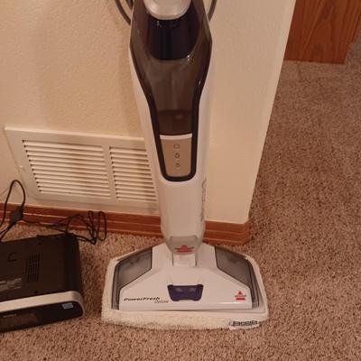 BISSELL POWER FRESH DELUXE FLOOR STEAMER AND iHOME RADIO/ALARM CLOCK, iPHONE/iPOD DOCKING STATION