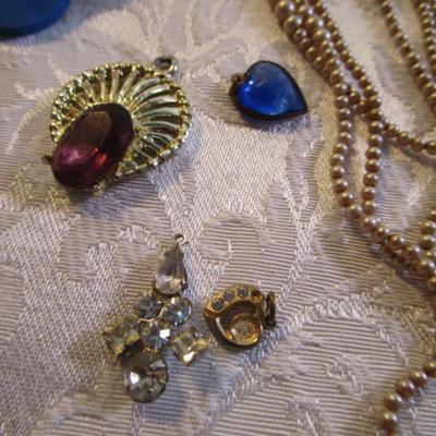 Sale Photo Thumbnail #51: Vintage broaches, pins, necklaces, bracelet, clip earrings. See pictures