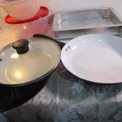 Sale Photo Thumbnail #111: Stove-top grill, 2 frying pans, 3 covered mixing bowls, 9 x 13" cake pan, loaf pan