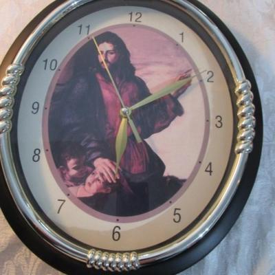 Sale Photo Thumbnail #530: each clock takes 1 AA battery not included, both clocks tested & they work,  see pictures