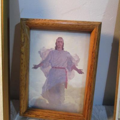 Sale Photo Thumbnail #533: each clock takes 1 AA battery not included, both clocks tested & they work,  see pictures