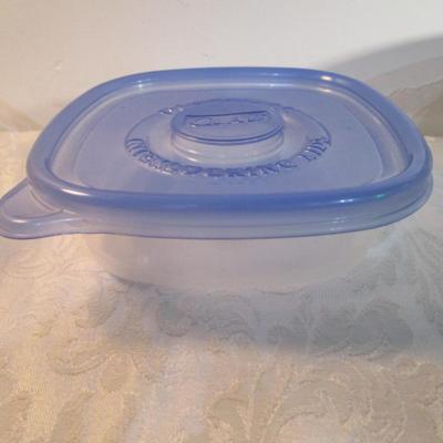 Sale Photo Thumbnail #567: 6 mini bowls, 8 green sundae dishes, 1 Tupperware 2-liter pitcher, 2 plastic containers with  lids, see pictures