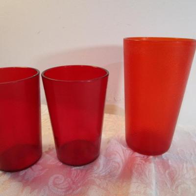 Sale Photo Thumbnail #575: 1 Pyrex 3 qt.bowl, 6 mini bowls, 9 red sundae dishes, 3 cups, 3 tumblers, 1 ice cream scoop, see pictures