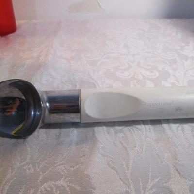 Sale Photo Thumbnail #573: 1 Pyrex 3 qt.bowl, 6 mini bowls, 9 red sundae dishes, 3 cups, 3 tumblers, 1 ice cream scoop, see pictures