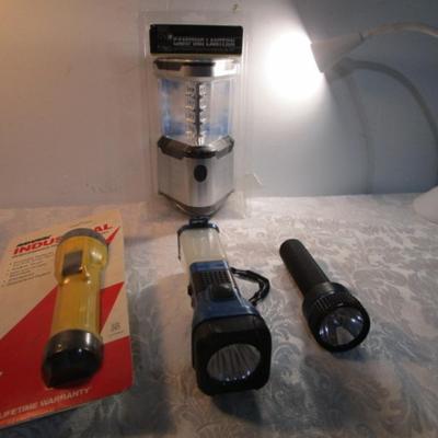 Sale Photo Thumbnail #717: Batteries not included, See pictures