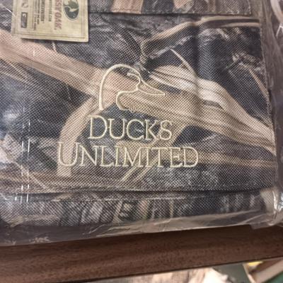 NEW DUCKS UNLIMITED RIFLE CASE AND A NEW RIFLE CARBAG