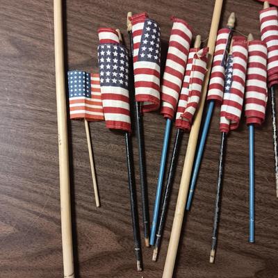 CLOTH US FLAGS 10" AND TWO 32"