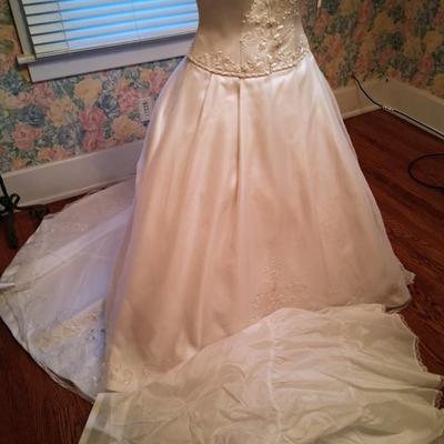 Sale Photo Thumbnail #57: Size 2
Brand New with tags. Comes with Crinolines (underskirts as well, gives it the princess look.)