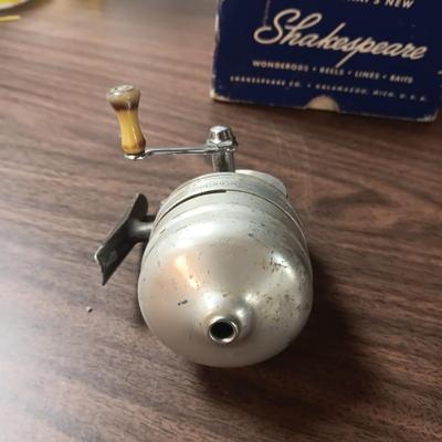 SHAKESPEARE SPIN-WONDEREEL NO 1870 WITH ORIGINAL BOX AND INSTRUCTIONS