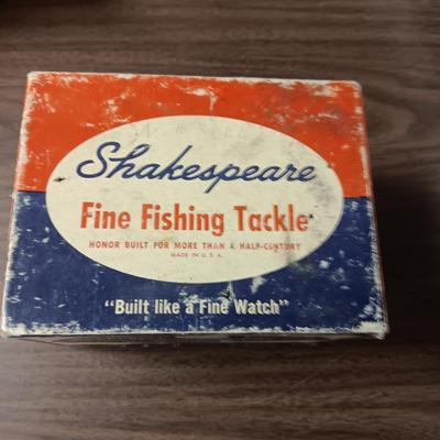 SHAKESPEARE SPIN-WONDEREEL NO 1870 WITH ORIGINAL BOX AND INSTRUCTIONS