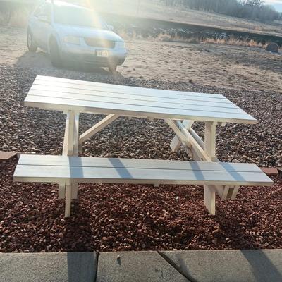 HEAVY DUTY PLASTIC PICNIC TABLE