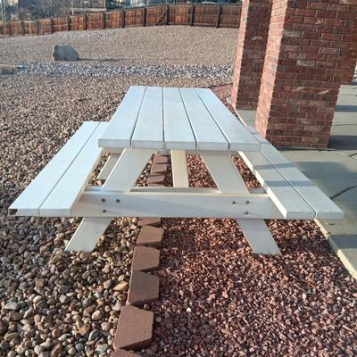HEAVY DUTY PLASTIC PICNIC TABLE