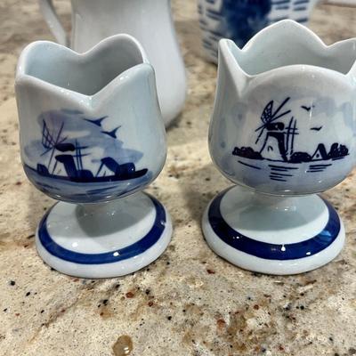 Lot 40 Blue & White china group