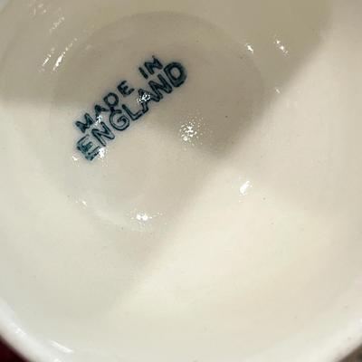 Lot 45 Vintage egg cups & jug