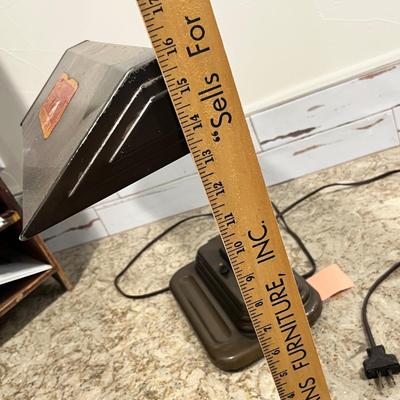 Lot 61 Vintage desk lamp w/ pen tray