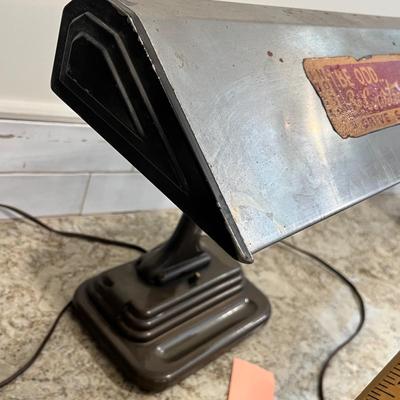 Lot 61 Vintage desk lamp w/ pen tray
