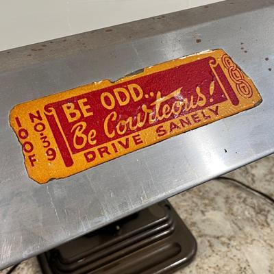 Lot 61 Vintage desk lamp w/ pen tray