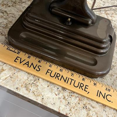 Lot 61 Vintage desk lamp w/ pen tray