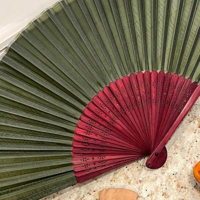 Lot 64 China souvenirs