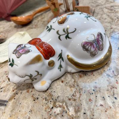 Lot 64 China souvenirs