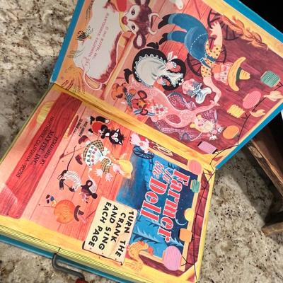 Lot 75 Vintage books/ magazines