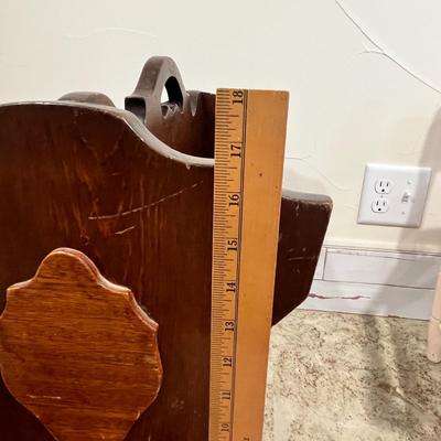 Lot 80 Vintage magazine rack