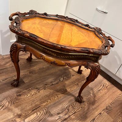 Lot 82 Tea serving table