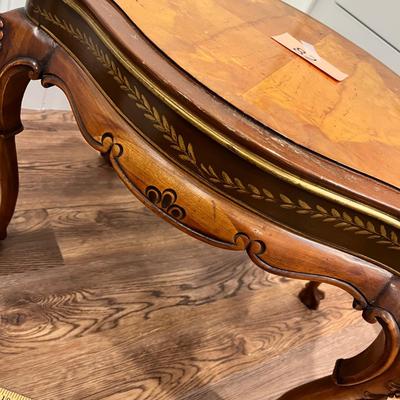 Lot 82 Tea serving table