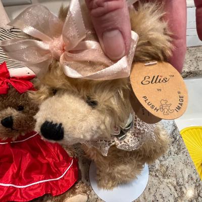 Lot 84 Child's chair w/ bears